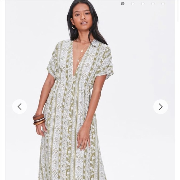 Plunging Floral Maxi Dress 🌸FOREVER 21 size small - Picture 4 of 7